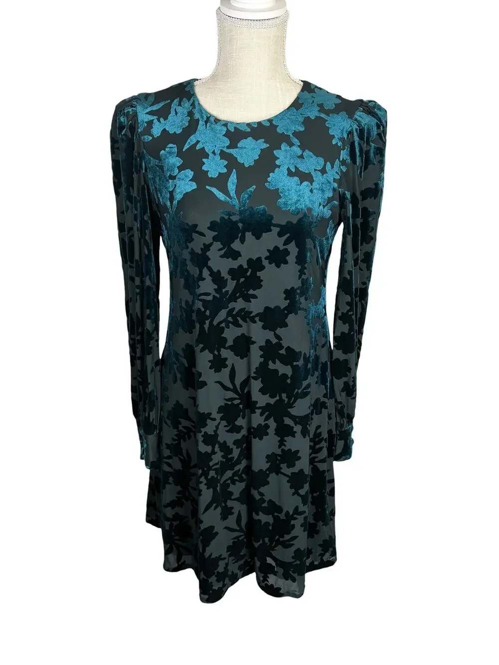 velvet calvin klein dress Long Sleeve Burnout Fit And Flare Women's 6 Green Goth You can even Dress Up Your Jeans with heels or shooties to make a memorable fashion statement Girl wearing Vintage Calvin Klein